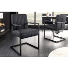 Szánkótalpas szék Boss II kéztámlával fekete bőr