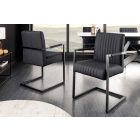 Szánkótalpas szék Boss II kéztámlával fekete bőr