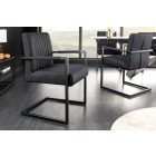 Szánkótalpas szék Boss II kéztámlával fekete bőr