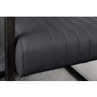 Szánkótalpas szék Boss II kéztámlával fekete bőr